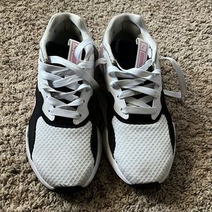 PUMA Women’s White Sneaker